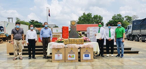 Tập đoàn Mai Linh hỗ trợ lương thực và thiết bị y tế cho kiều bào Campuchia